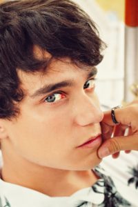 Leia mais sobre o artigo Autoestima masculina: Homem também faz preenchimento labial