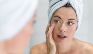 Leia mais sobre o artigo Preenchimento facial: Conheça os 5 cuidados necessários