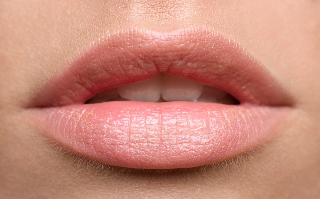 Você está visualizando atualmente Como manter os lábios jovens e hidratados no dia a dia?