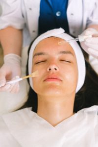 Leia mais sobre o artigo Quais os cuidados após os peelings faciais?