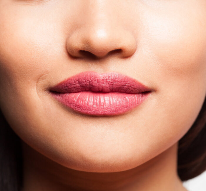 Como o envelhecimento afeta a aparência dos lábios?￼